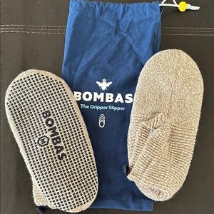 Bombas Beige Gripper Slippers with Blue Bag NWOT
